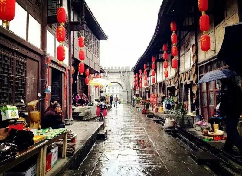 践行金融为民 在打通服务“最后一公里”上零距离