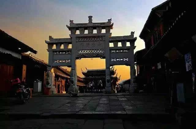 【两会·词解】罗丰代表：夯实要素 提升业态 让织金洞景区更有吸引力